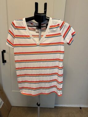 PINK Victoria's Secret White V-Neck Short Sleeve Tee with Rainbow Stripes Sz SM
